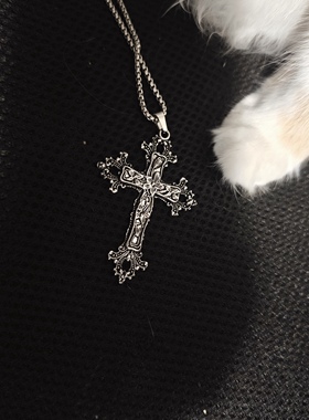 谁懂这个暗黑十字架项链的魅力啊