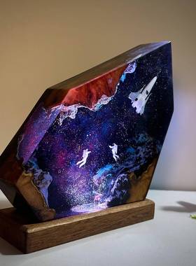 宇航员树脂木艺术灯星际树脂小夜灯宇宙银河小夜灯送给朋友的礼物
