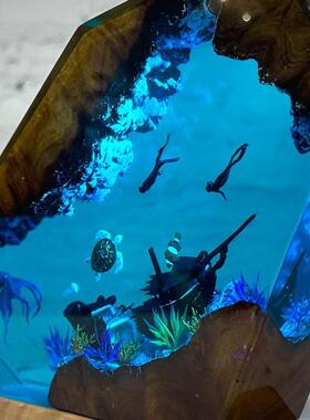 章鱼 海龟和潜水员实木环氧树脂深海世界小型夜灯情人节礼物