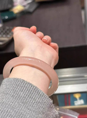 天然玛瑙玉髓藕粉圆条手镯