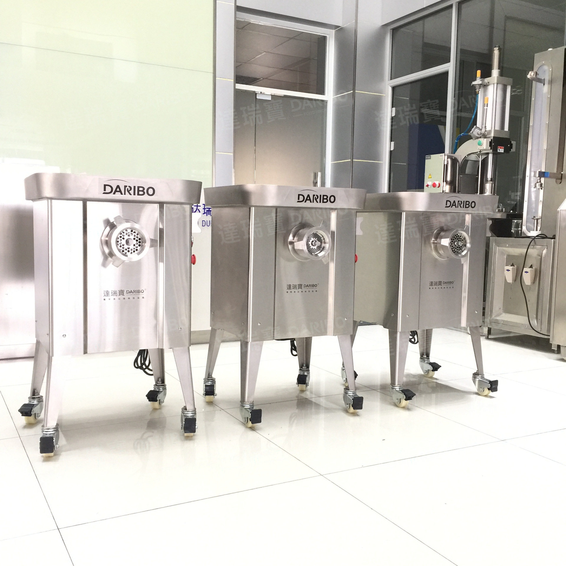 W大型立式商用不锈钢全自动电动绞肉机 32型绞馅机灌肠碎肉绞肉机,淘宝优惠券,粉丝福利购,淘宝优惠卷