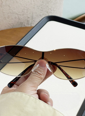 日本品质小香风欧美连体片金属墨镜女小红书网红同款复古带钻太阳