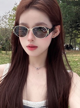 日本品质新款薯薯镜时尚网红墨镜女偏光镜防晒复古街拍猫眼太阳镜