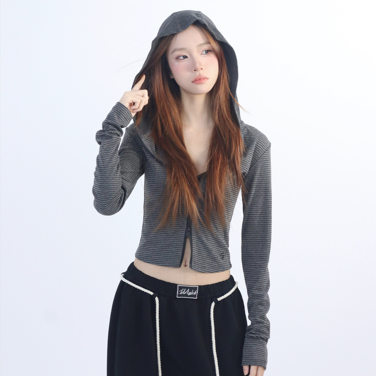 大佬街舞潮牌灰条纹连帽开衫女辣妹复古修身早秋长袖短外套25143,淘宝优惠券,粉丝福利购,淘宝优惠卷