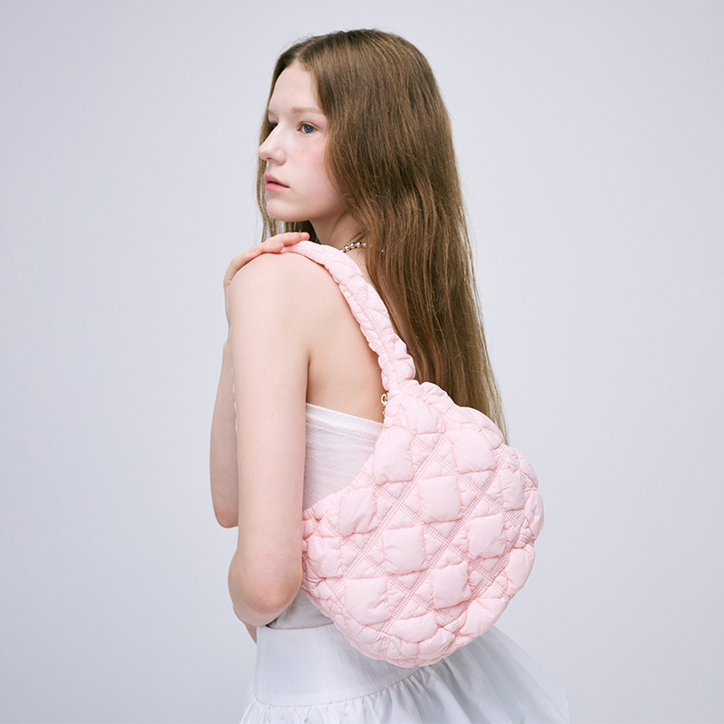 【虞书欣同款】Carlyn SOFT M中号韩国轻奢爆款褶皱云朵包单肩包