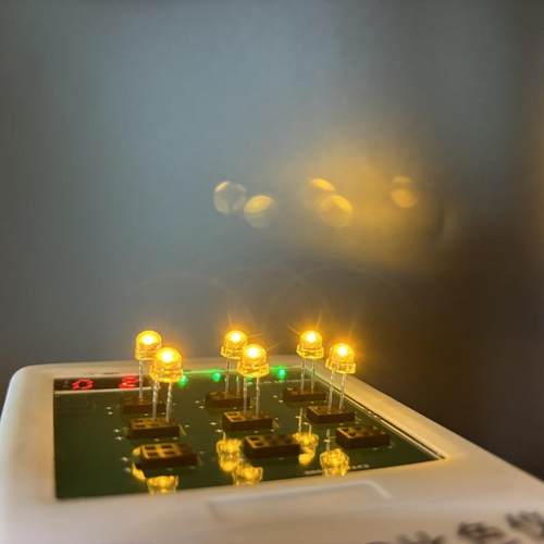 高品质F5草帽黄光LED灯珠0.5W20mil高亮直插5mm草帽灯珠 - 图1