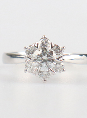 【自营】中古95新老凤祥花形群镶钻石戒指52号路易威登时尚