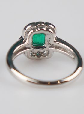 「9.5新」日本进口商品祖母绿钻石戒指PT90051号