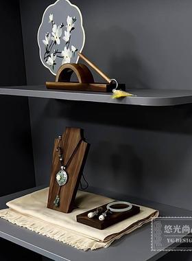 新中式软装样板间衣帽摆