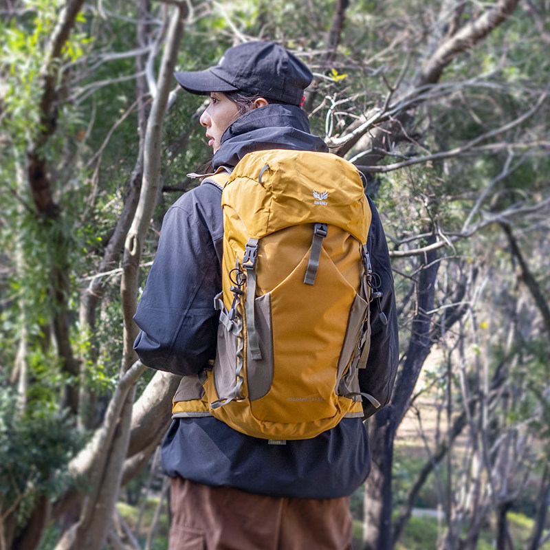 户外徒步登山包女40升悬浮背负专业轻量化背包防水轻便旅行双肩包,淘宝优惠券,粉丝福利购,淘宝优惠卷