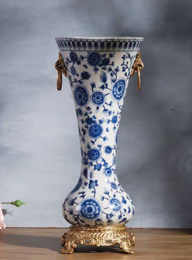 青花瓷软装饰品摆件欧式美式古典客厅茶几三件套陶瓷配铜家居摆设