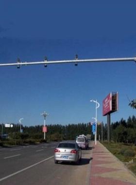 定制交通信号灯监控杆八角监控杆高速省道小区监控立杆