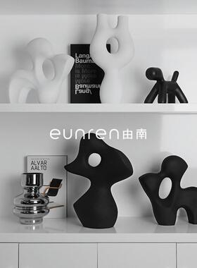 北欧抽象不规则黑白树脂摆件简约展厅样板房装饰品售楼处前台摆设