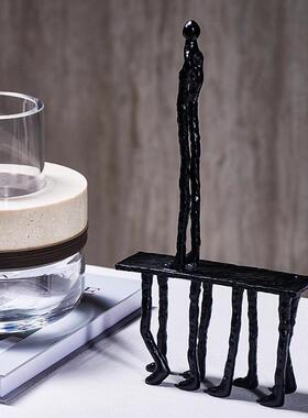 高档轻奢金属铸铁人物摆件北欧风电视柜酒柜装饰品摆设