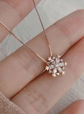Exquisite Zircon Snowflake Women Pendant Necklace Beautiful