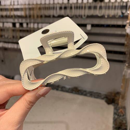 方形风大门东韩国发饰春款2024年新款马卡龙色线条抓夹鲨鱼夹 - 图3