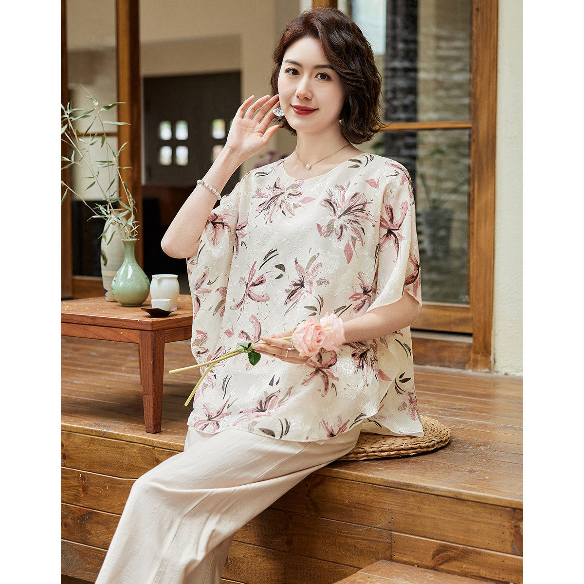 2024年蝙蝠袖印花雪纺衫+裤子两件套妈妈装中年套装,淘宝优惠券,粉丝福利购,淘宝优惠卷