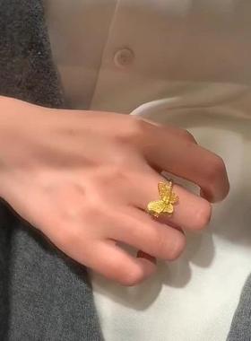 闪闪金色蝴蝶戒指女小众设计精致甜美系超闪素圈拉丝工艺百搭戒指