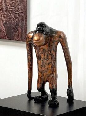 现简约抽象树脂长臂猩猩动物书房酒店电视柜家居装饰品雕塑摆件