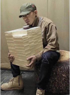 现货Nigo同款 美金凳 潮流家居凳子椅子美金摆件树脂装饰原创模型