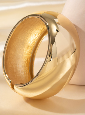 欧美经典鼓形圆环金色宽边手镯女高级感大光面弹簧开口手环