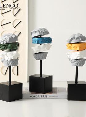 现代简约创意美术风切割人形雕塑办公室展厅书柜新奇特软装饰摆件