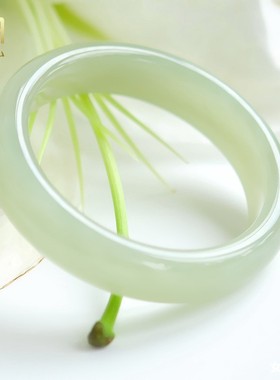 日本品质女士清水色镯子 和田玉青白玉宽版手镯玉石玉镯