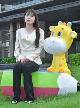 户外椅通动物景座椅雕塑玻璃OYM钢商场幼儿园林区公园网卡红装饰