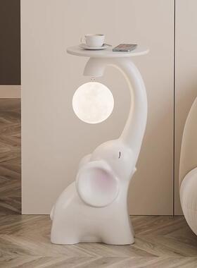 客厅大型落地月球象摆件电视柜旁边沙发旁托盘收纳轻奢高档装饰品