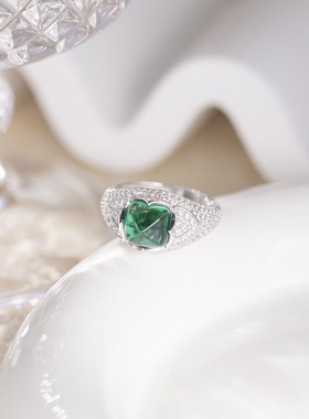 澄一・S925银镶培育祖母绿8*8mm 实验室糖塔满镶戒指小红书热卖