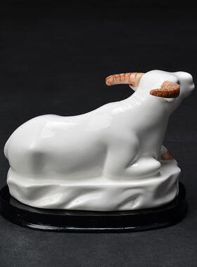 陶瓷十二生肖牛摆件招财镇宅红黄白彩黑色简约桌面创意现代装饰品