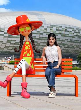 户外女孩造型大型雕塑商业街美甲店铺门口摆放景观陈列玻璃钢摆件