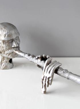 现代简约铝铸造吹喇叭抽象人物摆件样板间售楼部客厅玄关桌电视柜