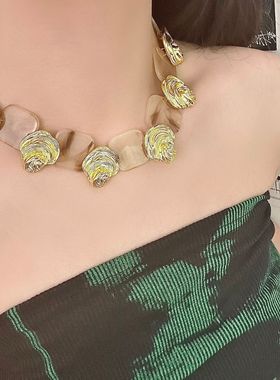 【羊悠悠】法式复古黑金花朵长款项链女小众时尚高级感百搭毛衣链