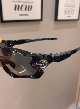 登山太阳眼镜户外骑行眼镜运动机车防风眼镜抗UV偏光大镜框太阳眼