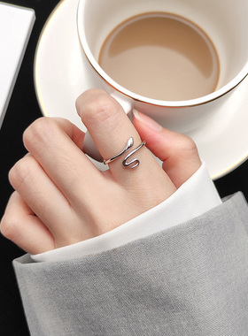 Lovely Snake Shape Open Adjustable Finger Ring for Women Sim