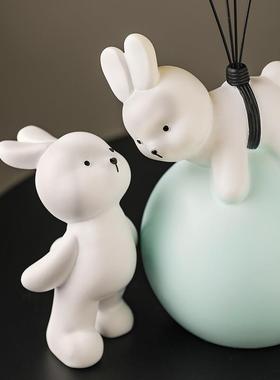创意小兔子摆件酒柜书架装饰家居客厅儿童房可爱饰品手工乔迁