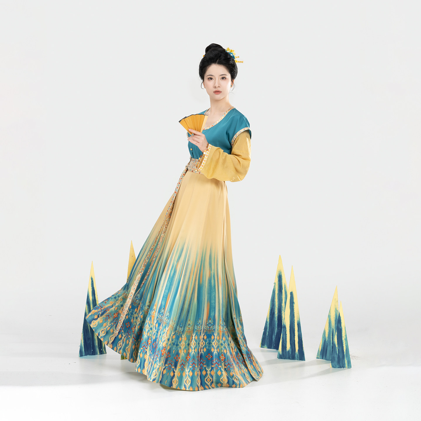 织造司[蓝珀金沙]艾德莱斯花卉纹唐制汉服唐褙子圆领衫八破裙日常,淘宝优惠券,粉丝福利购,淘宝优惠卷