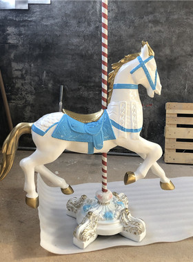 新马成人坐骑旋转木马婚庆道具摆件玻璃钢商场橱窗展示落地装饰品