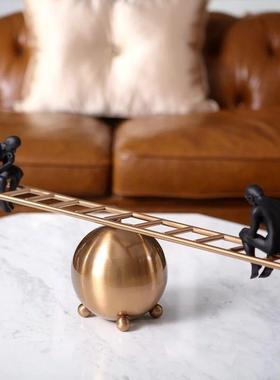 轻奢美式摆件家居饰品高档现代客厅沉思者装饰品黄铜色酒柜装饰品