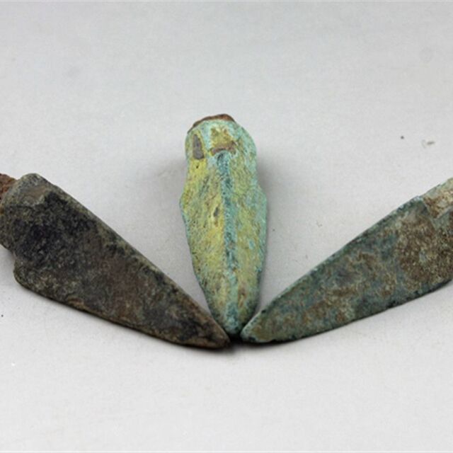 Ancient bronze arrowheads, old arrowheads, antiques, miscellaneous specimens, exhibits, research, pestles, arrowheads, old patina, antique collections
