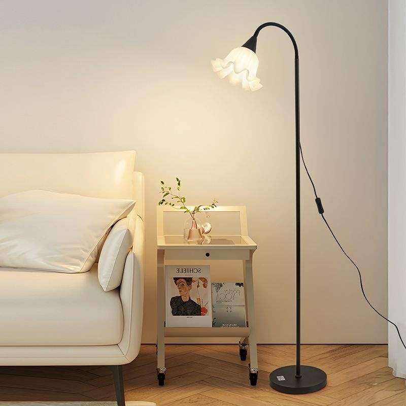 床头简约奶油现代落地灯客厅北欧装饰卧室立式沙发花朵氛围台灯,淘宝优惠券,粉丝福利购,淘宝优惠卷