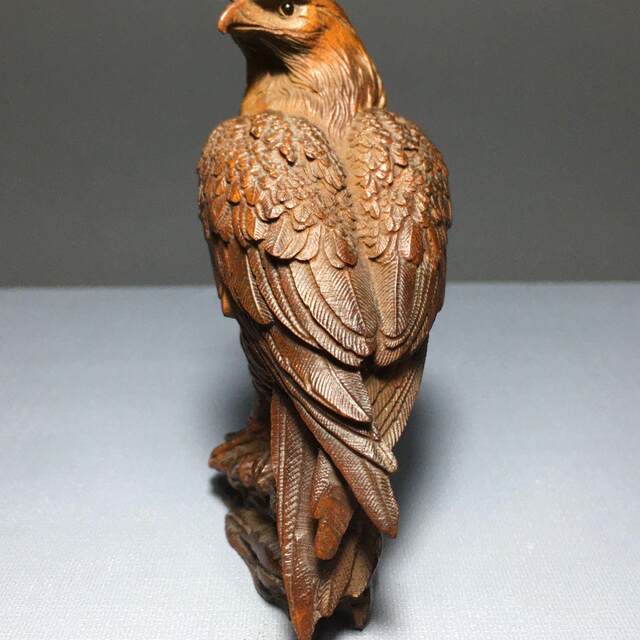 Antiques and miscellaneous collections, old wood carved eagle ornaments, solid wood carved birds, animals, home decorations, craft gifts