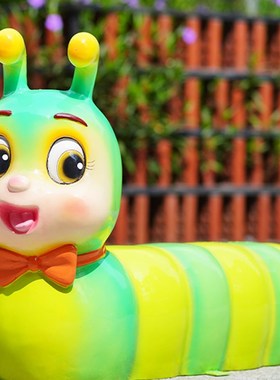 户外卡通毛毛虫坐凳雕塑商场幼儿园公园小区创意休闲座椅装饰摆件