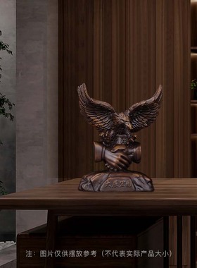 速发实木大展宏图老鹰摆型合作共赢雄鹰握模件公室桌摆面设商务送
