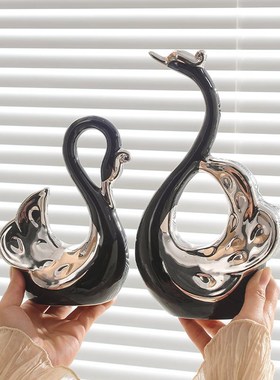 速发天鹅摆件蜜关客厅艺瓷工陶品创意酒柜装饰送闺玄新人结婚礼物