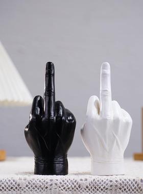 跨境新品美式竖中指手势创意个性手指雕塑家居卧室树脂工艺品摆件