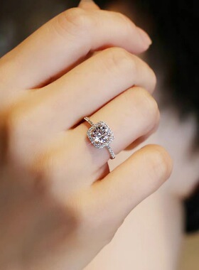 东来同款s925纯银莫桑石戒指豪华公主方包钻戒求婚戒指女直播爆款