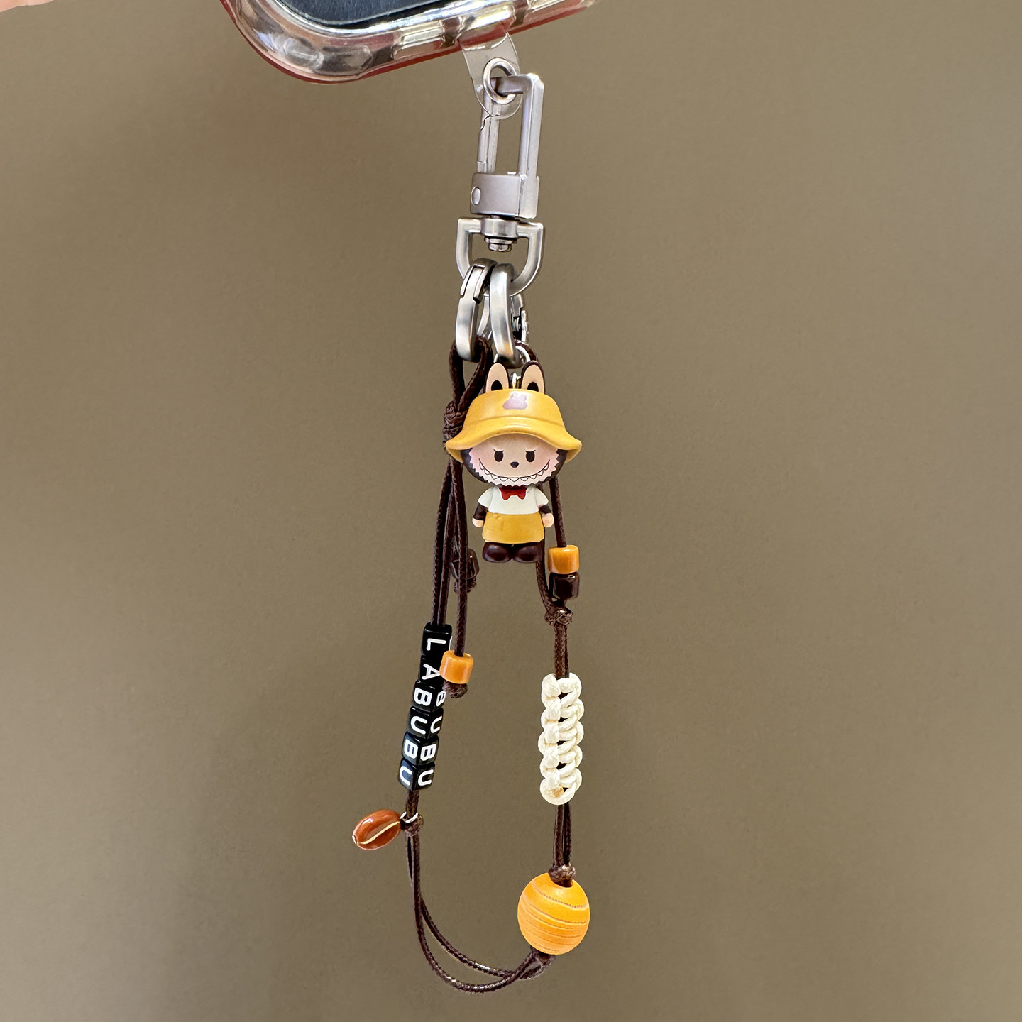 摸鱼原创泡泡玛特咖啡萌粒手机挂绳短款手机链手工编织可调节蜡绳,淘宝优惠券,粉丝福利购,淘宝优惠卷