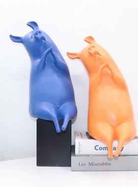 现代简约样板间儿童房书房抽象小猪桌面雕塑摆件创意软装工艺饰品